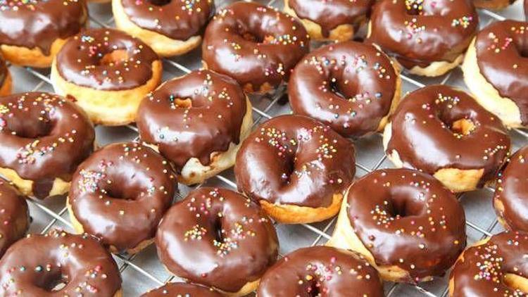 Çikolata soslu donut tarifi