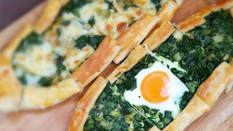 Ispanaklı ve yumurtalı pide tarifi