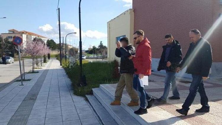 Sınırı koşarak geçen Türk, Yunanistanda gözaltına alındı (2)
