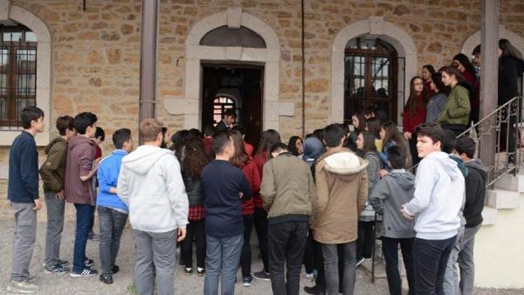 Aksaray Belediyesinden lise öğrencileri tarihi gezi turu
