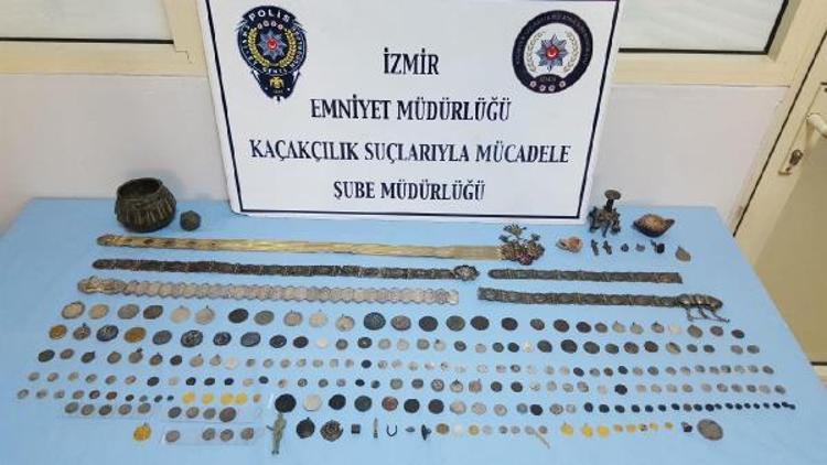 İzmirde tarihi eser kaçakçılarına operasyon: 7 gözaltı