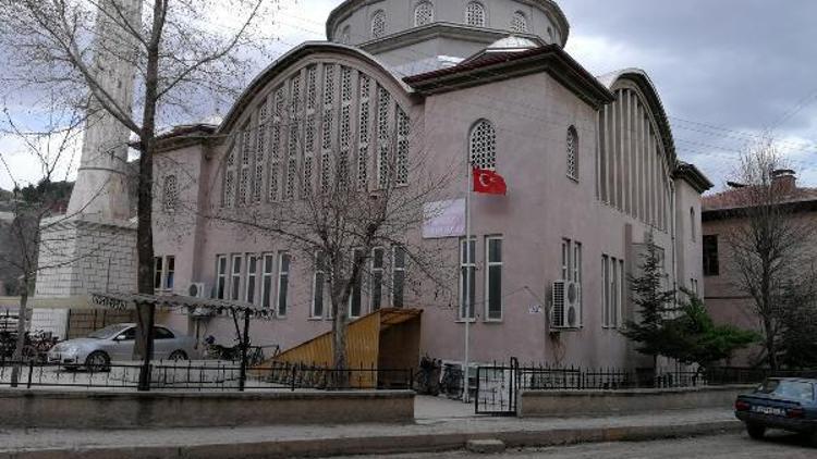 Beyazıt Camisi ibadete kapatıldı