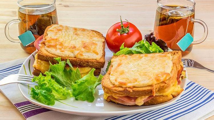 Yumurtalı salamlı tost tarifi