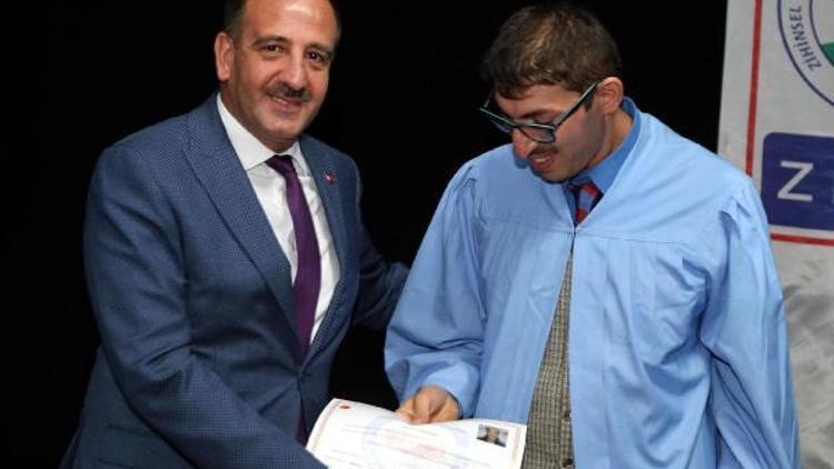 Gölbaşı Belediye Başkanı Fatih Duruay, ZİÇEV öğrencilerine diploma verdi