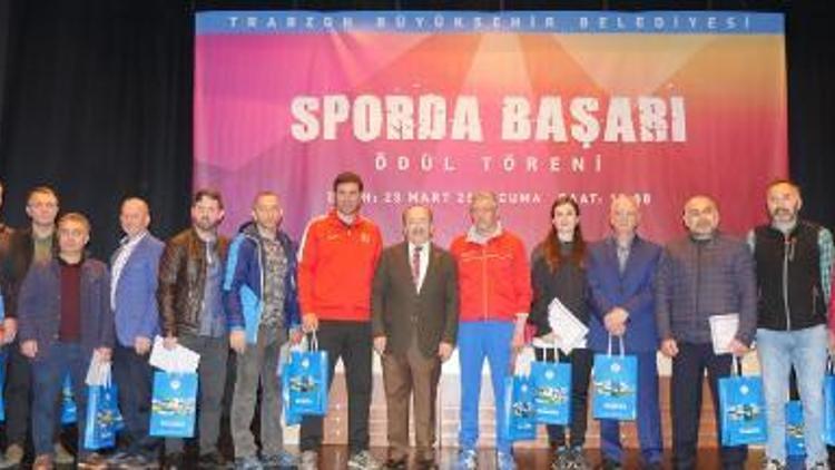 Trabzon’da başarılı sporcu ve kulüpler ödüllendirdi