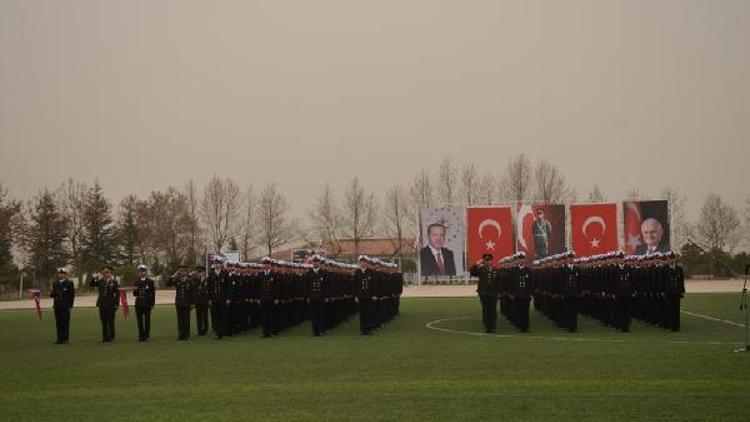 Uzman erbaşlar törenle mezun oldu