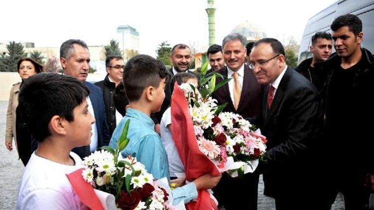 Başbakan Yardımcısı Bozdağdan, Çakıra ziyaret