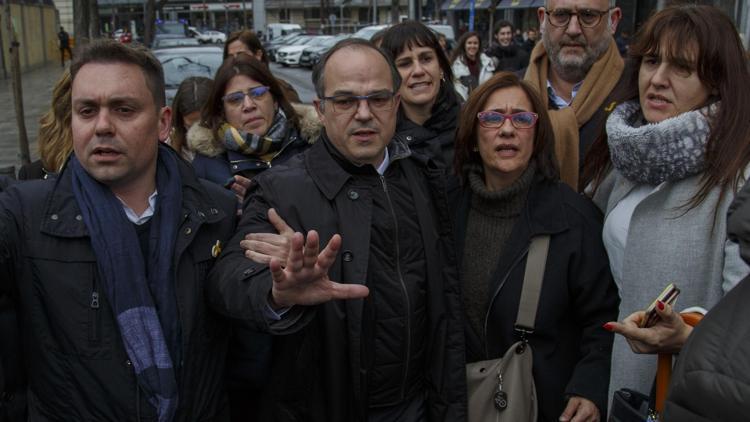 İspanyada 5 ayrılıkçı Katalan siyasetçi daha tutuklandı