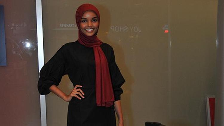 Dünyanın ilk tesettürlü modeli Halima Aden İstanbul’da