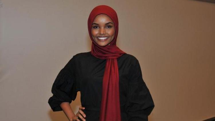 Tesettürlü model Halima Aden İstanbulda