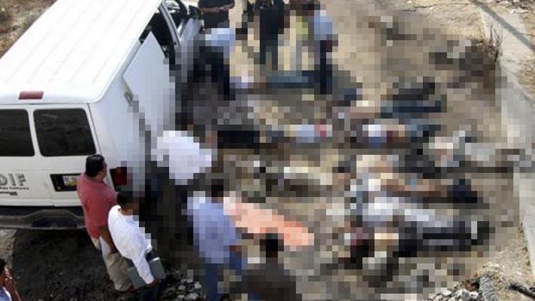 Meksikada bir kamyonette kurşuna dizilmiş 15 kişi bulundu