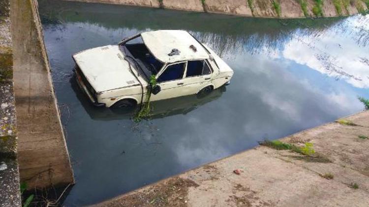 Otomobil sulama kanalına uçtu: 1i bebek 3 yaralı