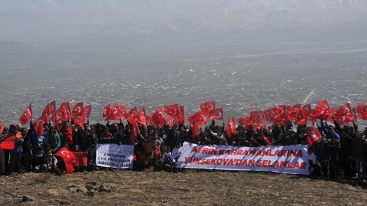 Yüksekovanın 2 bin 744 rakımlı Şişol Tepesine Türk bayraklı yürüyüş