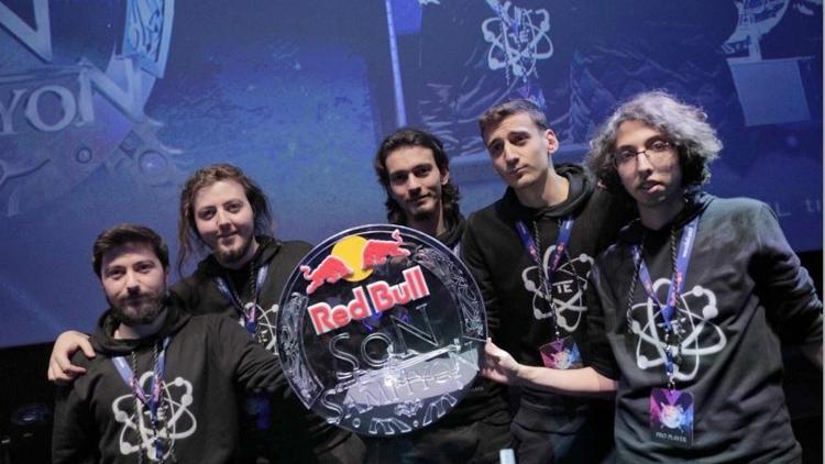 Red Bull Son Şampiyon Team Entelechy