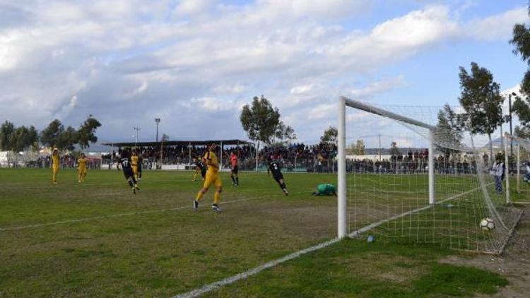 Kınıkspor evinde farklı yenildi