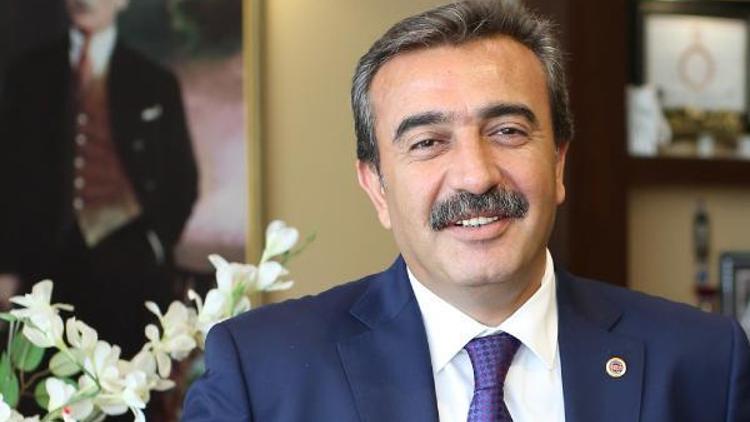 Başkan Çetin, Türkiyenin en başarılı belediye başkanı seçildi