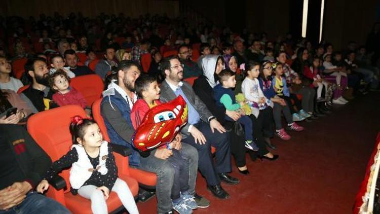 Aksaray Belediyesi, çocukları tiyatro ile buluşturdu