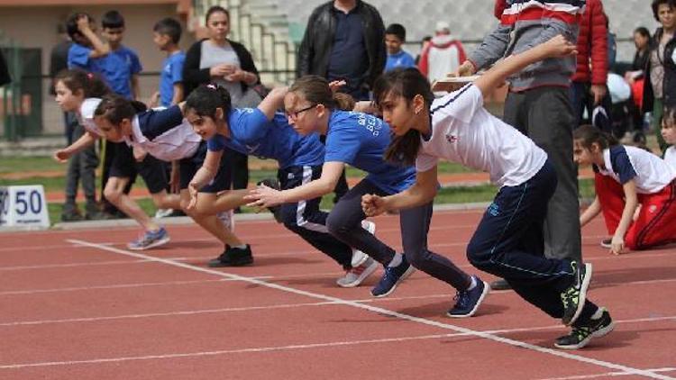 Torunlar Atletizmde coşkulu start