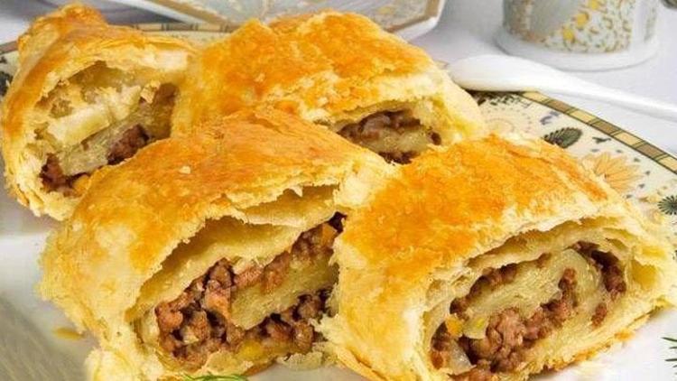 Ev yapımı kıymalı rulo börek tarifi