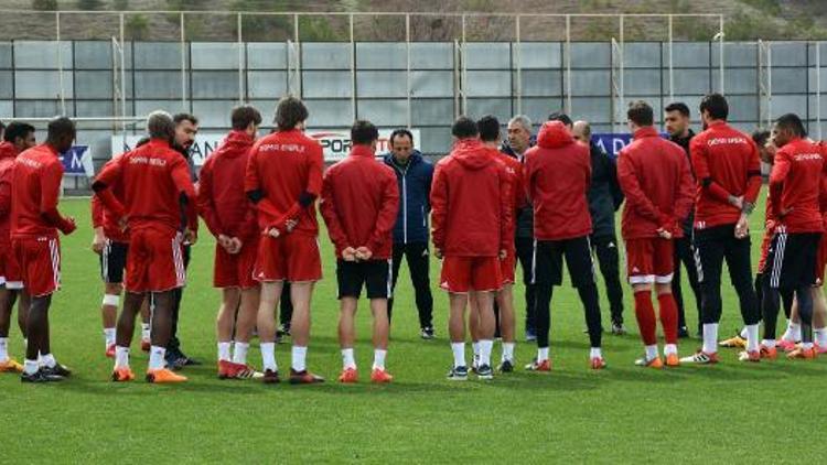 Demir Grup Sivasspor Teknik Direktörü Aybaba: Zor maç olacak