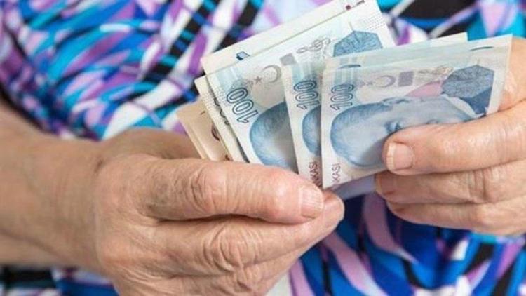 Emeklinin gözü perşembede 4 bin 124 lira bayram ikramiyesi geliyor