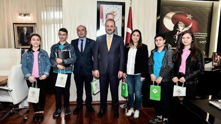 Mamak Belediye Başkanı Mesut Akgül, öğrencileri bilgilendirdi