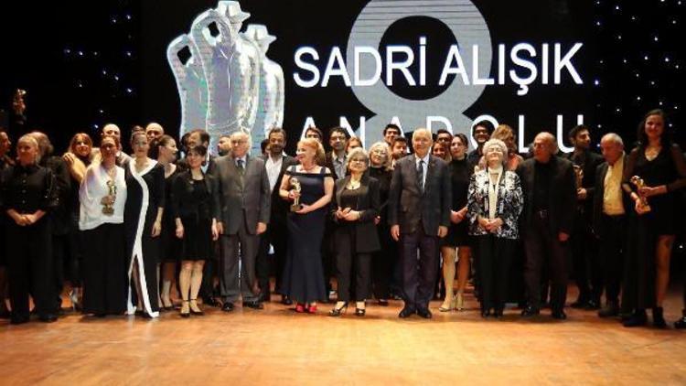 Sadri Alışık Ödülleri Yenimahalle’de dağıtıldı