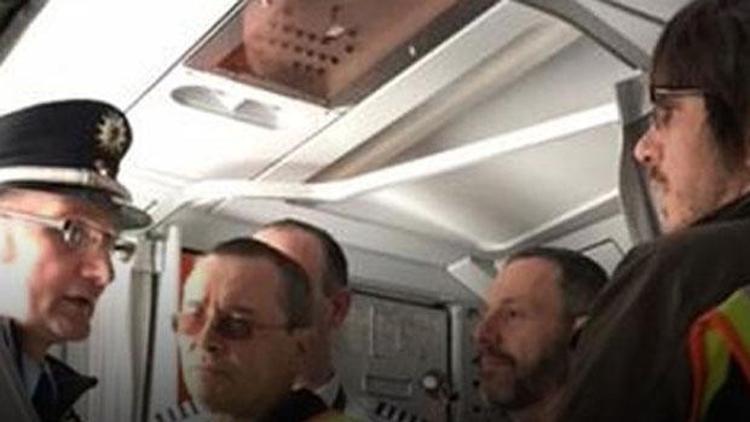 Havayolu yönetimini şoke eden yolcu CEO uçaktayken yapmadığını bırakmadı