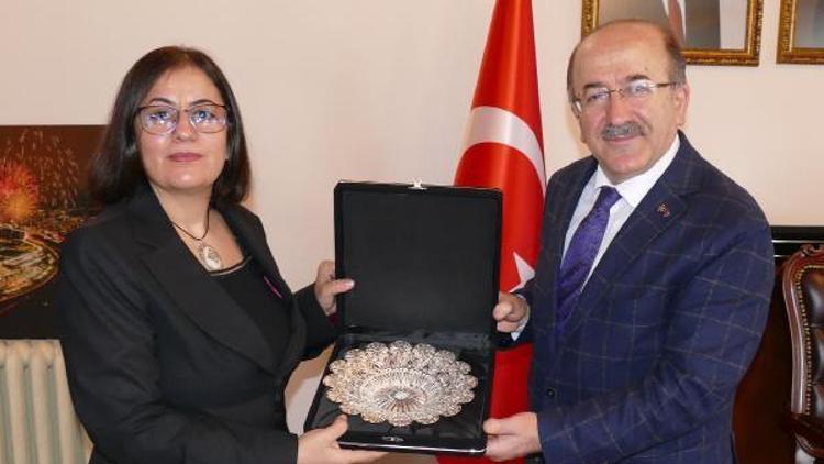 Başkan Gümrükçüoğlu’ndan Çinli iş adamlarına yatırım daveti