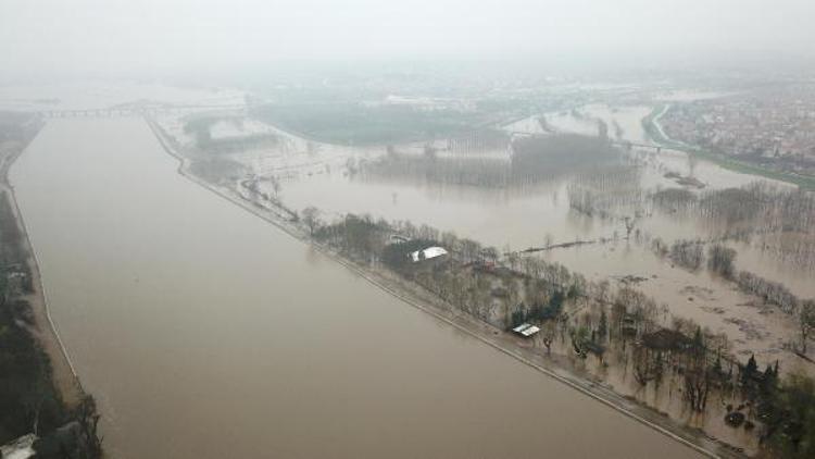 Edirnede nehirlerde kırmızı taşkın alarmı sürüyor (2)