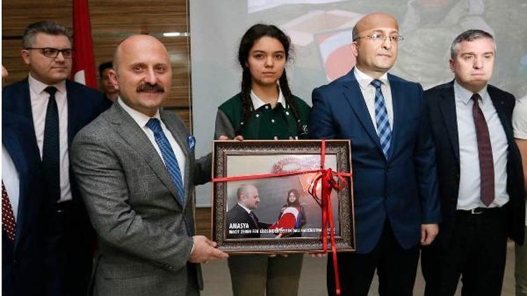 Öğrencilerin gönderdiği Türk bayrağı Afrin’de dalgalanıyor