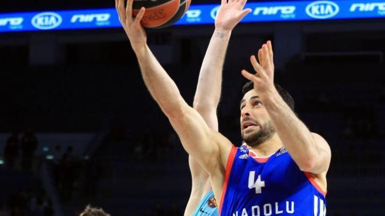 Anadolu Efes, Barçaya boyun eğdi