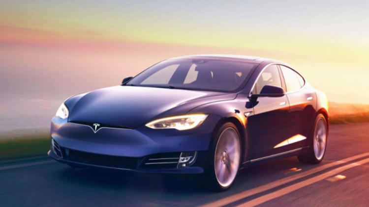 Elon Muska direksiyon şoku: Binlerce Tesla otomobil geri çağrıldı