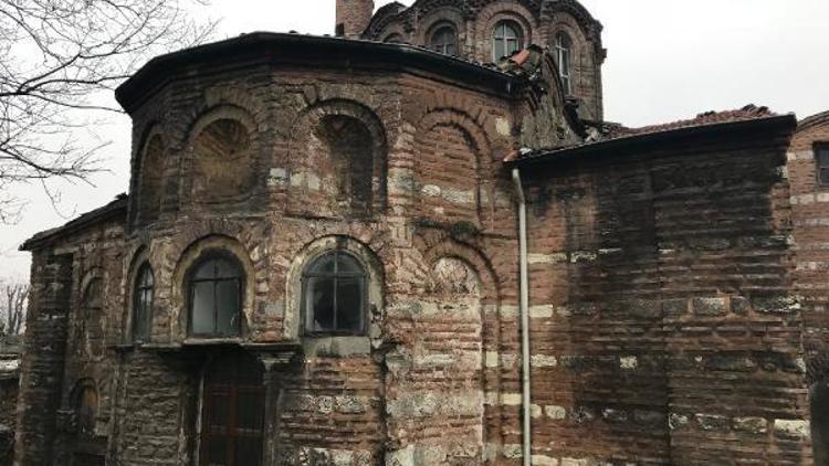 Kaderine terk edilen 800 yıllık tarihi yapı restore ediliyor