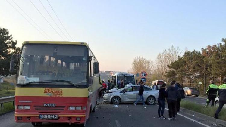 Kapaklı-Çerkezköy yolunda zincirleme kaza: 2 yaralı