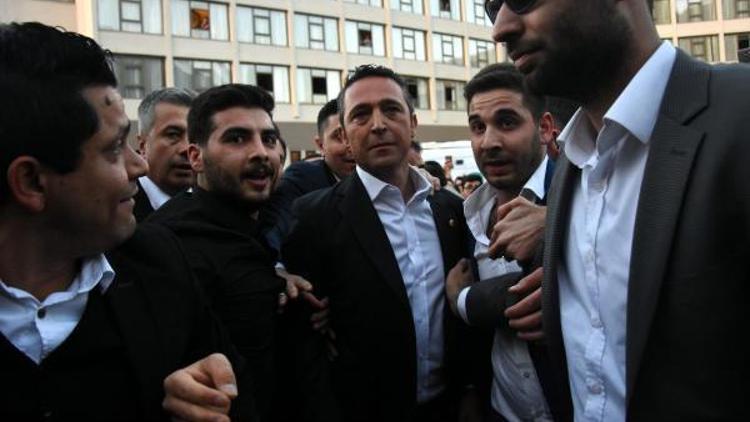 Fenerbahçe Başkan Adayı Ali Koç, İzmirde coşkuyla karşılandı (FOTOĞRAFLAR)
