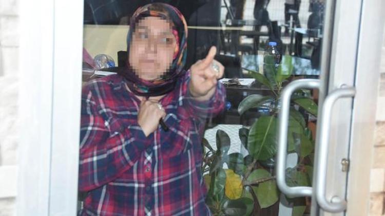 Otogarda tahliye kararı verilen kafede, benzinli ve bıçaklı eylem