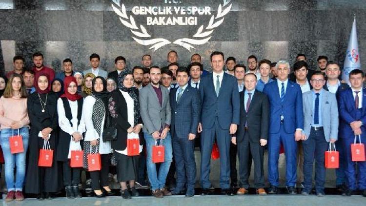 Suriyeli gençler, Gençlik ve Spor Bakanlığını ziyaret etti