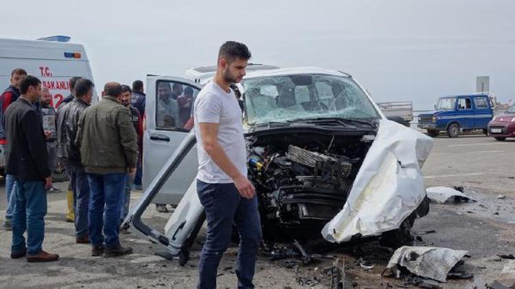 Çanakkale’de trafik kazası: 1 ölü, 4 yaralı