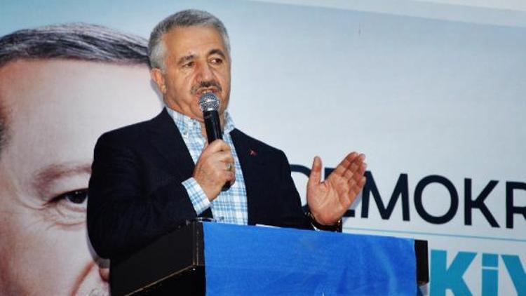 Bakan Arslan: Mehmetçiğimiz, duanızla olağanüstü mücadele veriyor