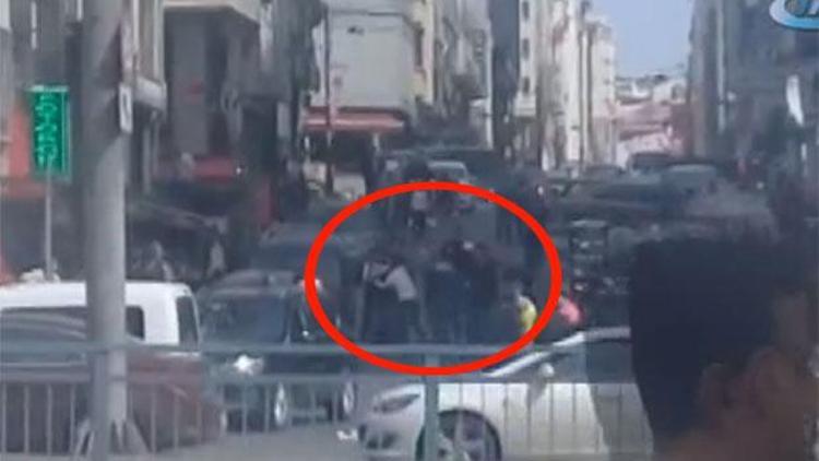 İstanbulun göbeğinde hareketli dakikalar... Meydan dayağı attılar