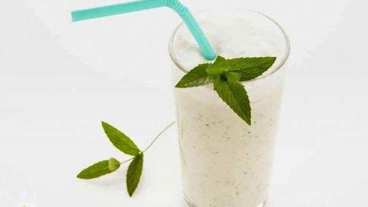 Ev yapımı taze naneli ayran tarifi