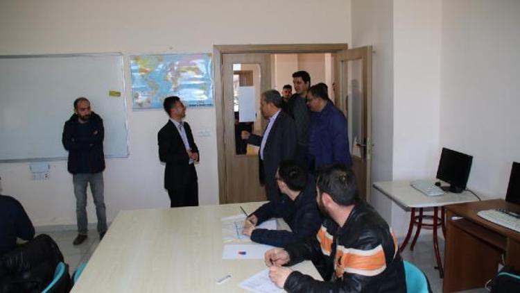 Akşehir Belediye Başkanı, Engelsiz Yaşam Merkezini ziyaret etti