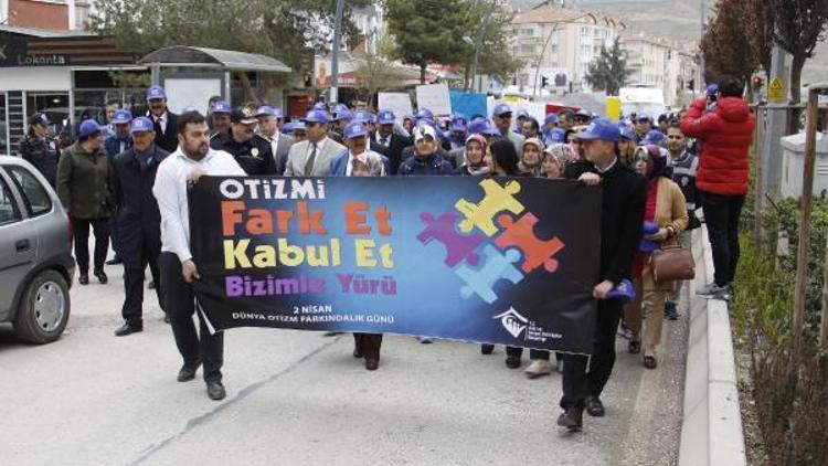 Çankırıda Otizm Farkındalık Günü yürüyüşü düzenlendi