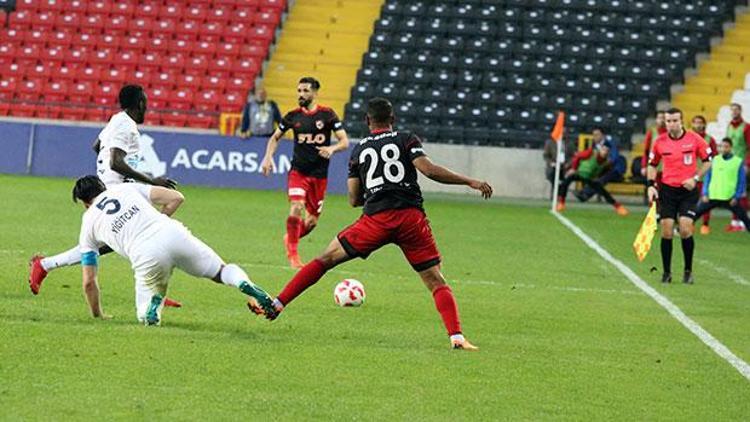 Gazişehir G.Antep evinde Adana Demirsporu yendi