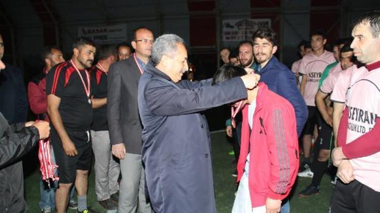 Akşehirde futbol turnuvası