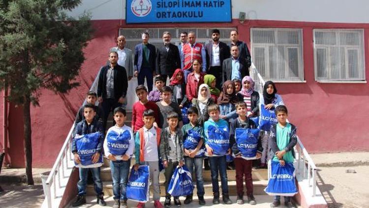 Kızılay İstanbul Şubesinden Silopili 650 öğrenciye giyim yardımı
