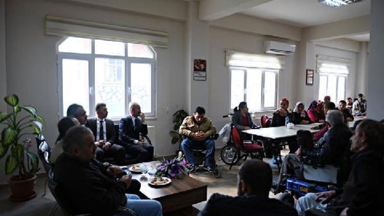 Başkan Bekler, engelli vatandaşların sorunlarını dinledi