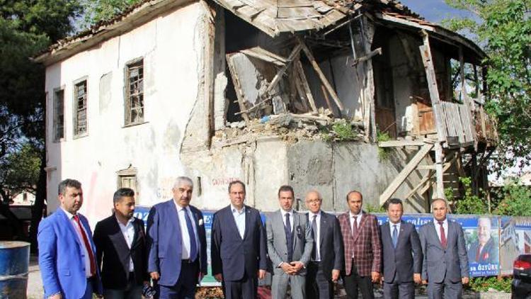 Kozan Belediyesi Çamurdan Konağını restorasyona hazırlıyor