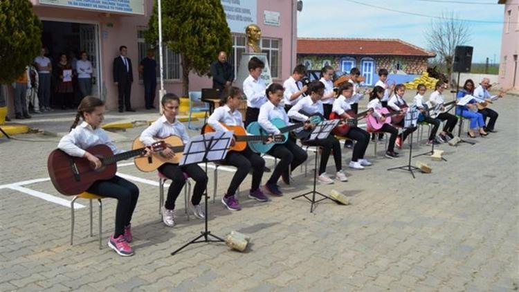 Neşet Ertaş’ın adı müzik sınıfına verildi